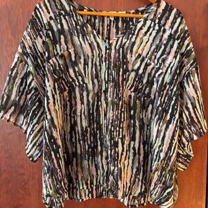Quintessential XL blouse with short sleeves